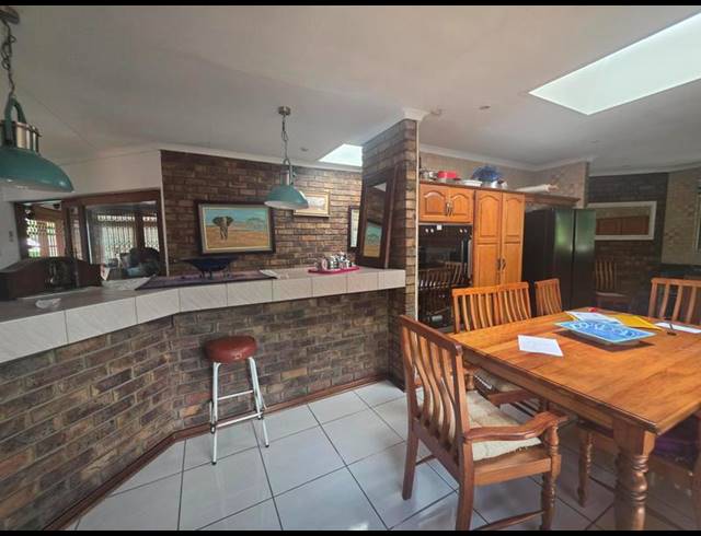 4 BEDROOM HOUSE FOR SALE IN SUNWARD PARK
